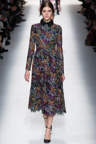 Look 32